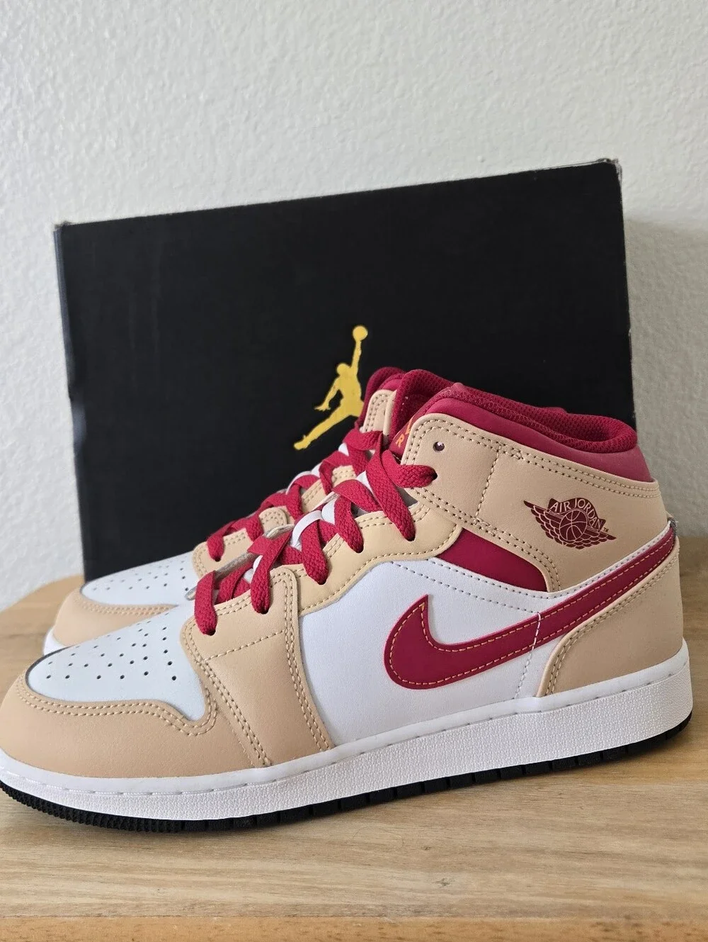 Air Jordan 1 Mid GS Light Curry‎ Cardinal Res size 7Y Women size 8.5 554725-201